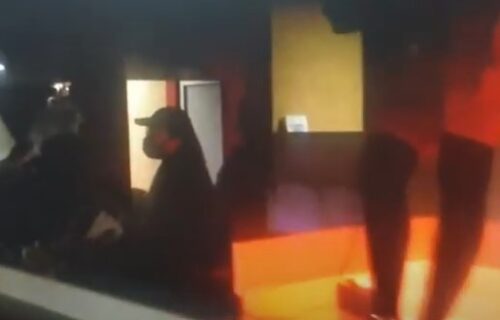 Pogledajte snimak racije iz LEGLA PROSTITUCIJE: Ovde su uhapšene Marta, Ana, Zvezdana i Nina (VIDEO)