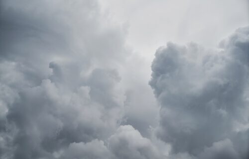Jutro u MAGLI: U Srbiji danas pretežno oblačno i mestimično sa kišom