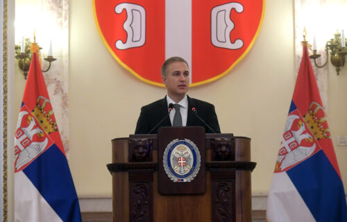 Ministar Stefanović uručio STIPENDIJE za 23 mladih: "Ovo je samo jedan od načina da ih podstaknemo"