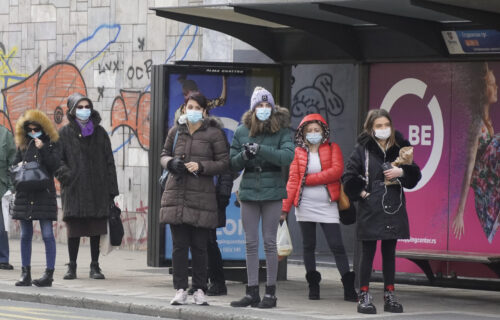 Maske ćemo nositi i sledeće zime? Britanski naučnik nagovestio do kada će trajati BORBA sa koronom