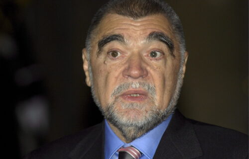 Povratak zlikovca: Stipe Mesić se nudi Bajdenu da sudi Srbima