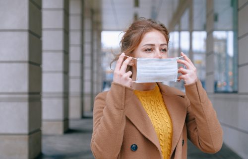 Vraćaju se maske i kovid propusnice: U Belgiji DRASTIČNO skočio broj novozaraženih