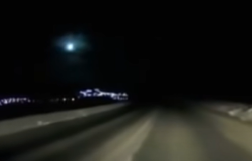 Čudo na nebu: Meteor EKSPLODIRAO, kamera sve zabeležila, pogledajte neverovatan snimak (VIDEO)