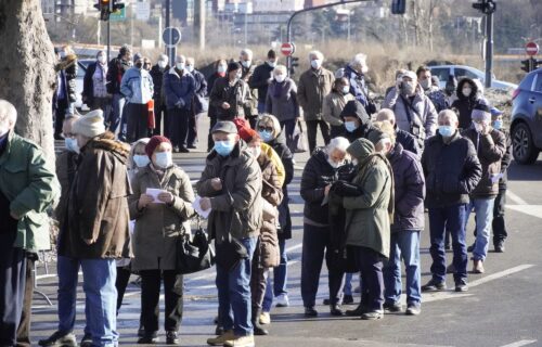 I drugom volonteru sa sajma određen PRITVOR: Prijateljima LAŽIRALI potvrde o vakcinaciji