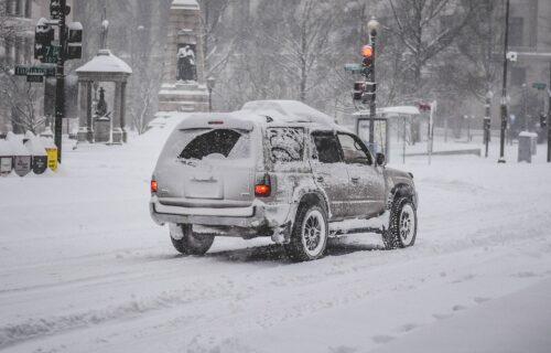 Evo kako da sprečite zamrzavanje stakla automobila tokom zime