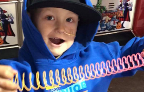 "Mama, žao mi je zbog ovoga", rekao dečak (5) i umro u majčinom zagrljaju, dok ih je tata grlio oboje (FOTO)