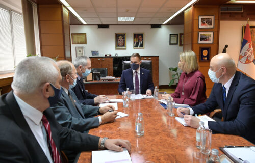 Ministar Stefanović se sastao sa delegacijom Кluba generala i admirala Srbije (FOTO)