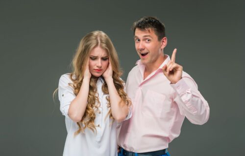 Bežite glavom bez obzira! 5 znakova da ste u vezi sa otrovnim MANIPULATOROM
