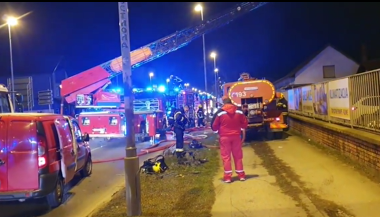 Izbio POŽAR u Novom Sadu: Pet vatrogasnih vozila na terenu, saobraćaj potpuno blokiran