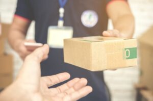 Hladan tuš za onlajn kupce: Poštari u Srbiji počeli da naplaćuju carine i PDV, izuzetak jedna platforma