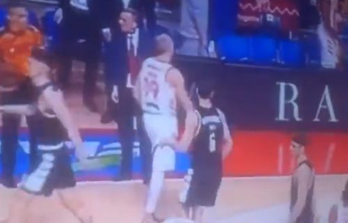 Dangubić zaboravio za koga igra: Usred "večitog derbija" krenuo na klupu Crvene zvezde! (VIDEO)