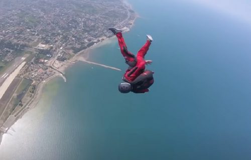 Nije uspeo da otvori padobran i GLEDAO je sopstvenu SMRT: Život mu je spasao neverovatan detalj (VIDEO)
