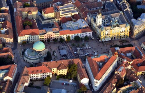 Samo OVAJ grad u Mađarskoj ima džamiju na glavnom trgu, a nekada je bio SRPSKI! (VODIČ)