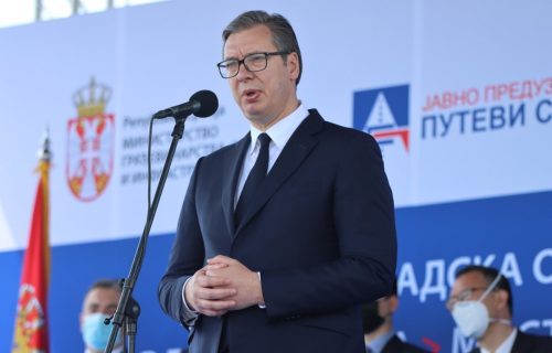 Vučić ODUŠEVIO prevoznike zbog obilaznice: Pogledajte kako su ga POZDRAVILI dok je držao govor (VIDEO)