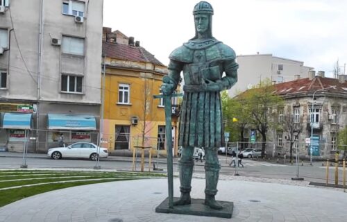 Beograd dobio još jedan SPOMENIK: Nalazi se na poznatom skveru, evo kome je posvećen (FOTO)