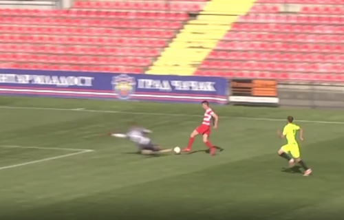 Uznemirujuća povreda srpskog fudbalera: Start za zatvor, noga mu pukla kao prut (VIDEO)