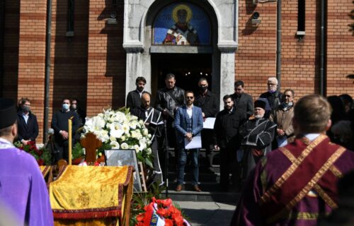 Tozovac će biti sahranjen u grobnici sa GLUMAČKIM VELIKANIMA: Biće ispraćen uz čuvenu pesmu (FOTO)