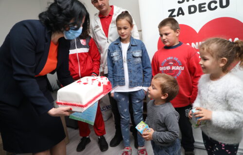 Šestoro mališana iz Mramora dobilo novi dom: Više se ne plašimo kada pada kiša i ne stidimo pred drugima