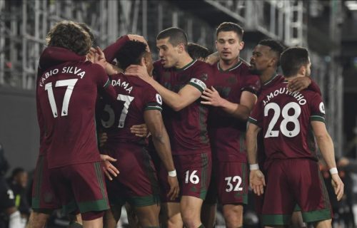 Engleski velikan iskopirao Betis: Proglasili sebe za šampione! (FOTO)