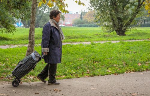 ŠOK ISPOVEST bake (72) iz Hrvatske: Muž me sili na ODNOS iako mi nije do toga, dolazi mi da se UBIJEM