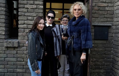 Lepa Brena se pojavila u društvu bivše LJUBAVNICE Miroslava Ilića: Evo gde su se uputile (FOTO)
