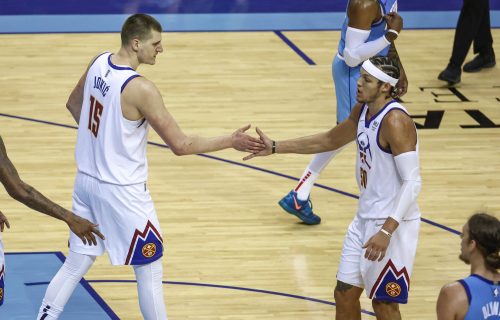 ĆIRILICA u NBA ligi zbog Nikole Jokića: Saigrači samo što nisu počeli da pričaju na srpskom!