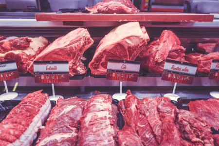 “Ako struje ne bude ceo dan, biće velike štete, meso mora u kontejner”: Vlasnici mesara u regionu očajni