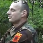 Objavljen novi snimak sa Košara: Monstrum Čeku sa teroristima uz osmeh pokazuje kako UBIJAJU Srbe (VIDEO)