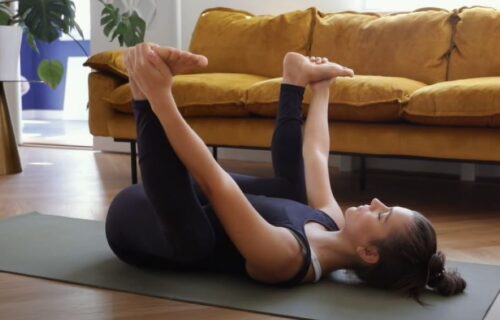 Napunite baterije i oporavite celo telo: 23 minuta opuštajućih joga vežbi (VIDEO)