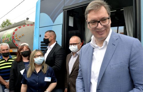 Vučić posetio Obrenovac i Ub, obišao vakcinalne punktove: Srbija se diže u SVAKOM pogledu (FOTO+VIDEO)