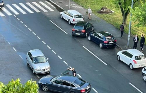 ŽESTOKO u Jerkoviću: Pobesneo zbog udesa, pa izleteo da se OBRAČUNA sa vinovnikom nesreće (FOTO)