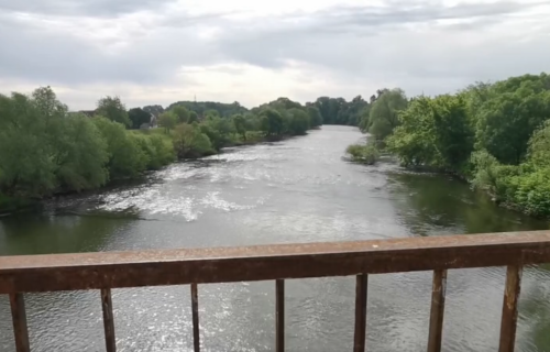 Misterija u Čačku: Kraj mosta pronađen crveni konac i JEZIVE stvari, traži se TELO (FOTO+VIDEO)