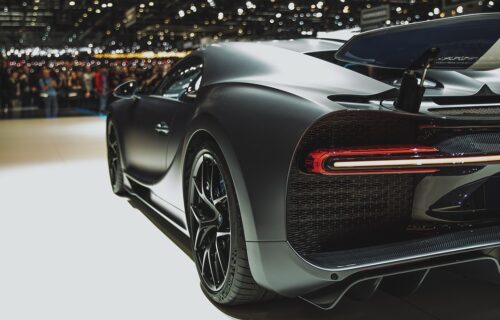CRNO ČUDO: Bugatti je utrošio 65.000 sati za njegovu izradu (FOTO)