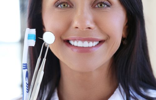 Bitno je da pazite šta UNOSITE u svoj organizam: 5 namirnica koje najčešće dovode do KARIJESA na zubima