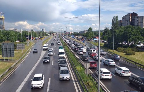 AMSS izdao upozorenje: Najavljene PADAVINE mogu otežati vožnju, saobraćaj umerenog intenziteta