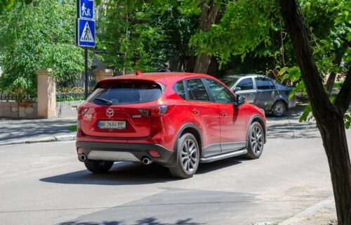 Nova Mazda CX-5 pod kamuflažom: Evo šta otkrivaju špijunski snimci (VIDEO)