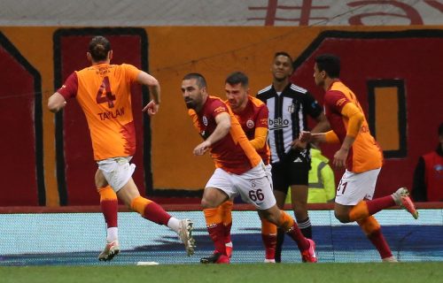 Ludi scenario za titulu: Poraz Fenera i Bešiktaša na kolo pred kraj, titula se "crta" za Galatasaraj...