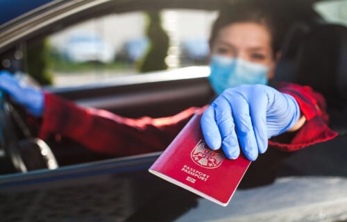 Građani ne odustaju od putovanja iako se Evropa ZAKLJUČAVA: Evo gde Srbi idu za DOČEK Nove godine (FOTO)