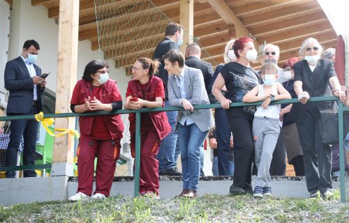 Premijerka Srbije u retko viđenom IZDANJU: Posle Vrela otišla u Jabučje, razgovarala sa meštanima (FOTO)