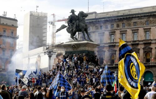 "Ma, kakva korona, Inter je šampion": Ludnica u Milanu, na hiljade navijača slavi Skudeto! (VIDEO)