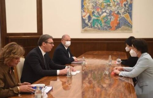 Predsednik Srbije ugostio Čen Bo: Vučić čestitao Siju stogodišnjicu Komunističke partije Kine (FOTO)