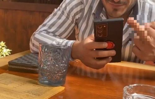 Darko Lazić u ZAGRLJAJU zgodne pevačice: Njoj sevnule GAĆICE, on joj pokazao srednji prst (FOTO+VIDEO)