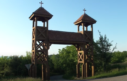 Ubio je sopstvenog kuma, pa podigao CRKVU da se iskupi: Mesto kod Velike Plane krije JEZIVU priču (VIDEO)