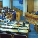 "Ovo je ustavni puč": Haos u skupštini Crne Gore
