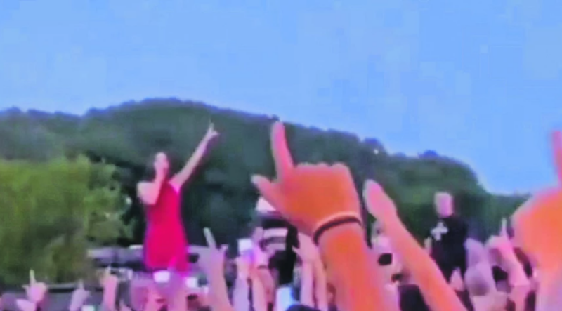 SKANDAL! Buja ustaštvo u Crnoj Gori nakon SRAMNE Rezolucije: Jadranka u Nikšiću pevala Tompsonove pesme