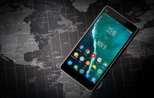 Ako vam se odjednom upali zelena lampica na telefonu, treba da se zabrinete! Verovatno ste špijunirani, hitno uradite ovo