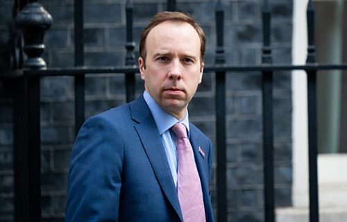 Izneverio sam narod: Britanski ministar zdravlja podneo ostavku nakon skandala (FOTO)