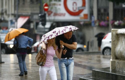 Nakon tropskog dana OBRT: U narednih sat vremena nepogode sa GRADOM i pljuskovima u ovim delovima Srbije