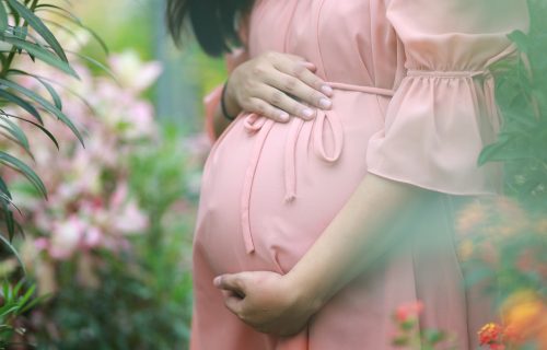 Poznati srpski ginekolog otkrio kako je moguće da i u poodmakloj trudnoći žena ne zna da je trudna