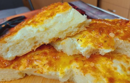 Izgleda sjajno, a ukus je još bolji! Vrhunska pena pogača sa sirom (RECEPT+VIDEO)